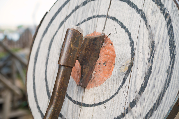 axe_throwing_therapy_outdoor_activity_in_blue_ridge_mountains